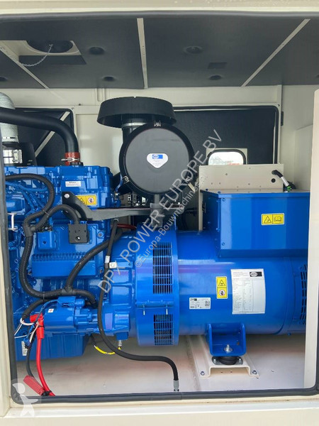 آلة لمواقع البناء FG Wilson P300-5 - 300 kVA...