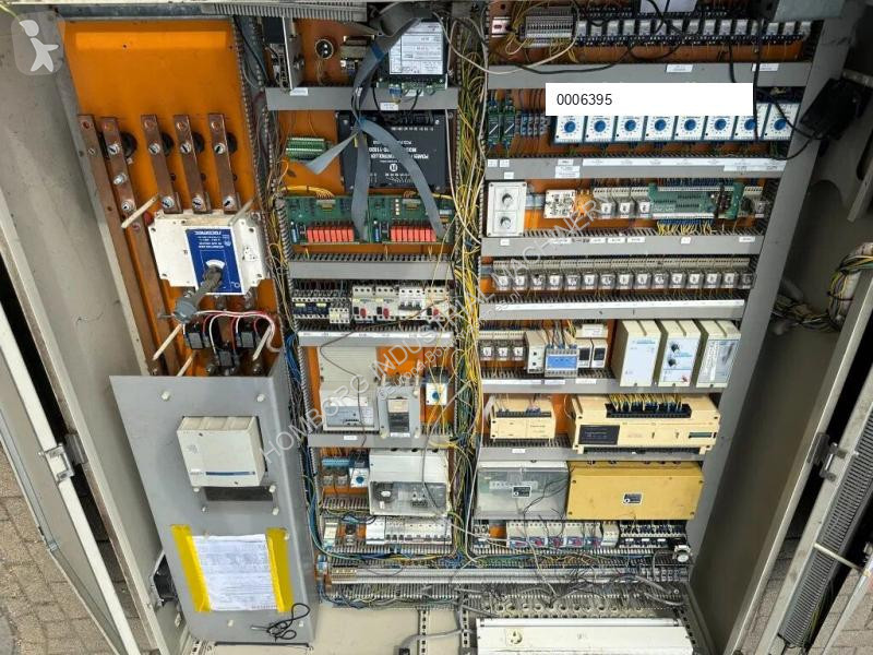 Stavební vybavení MAN E2842E Stamford 295 kVA...