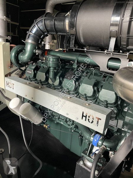 Stavebný stroj Hyundai DP222LC - 825 kVA...
