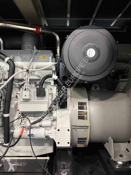 Stavebný stroj Perkins 2806D-E18TAG1A - 700 kVA...