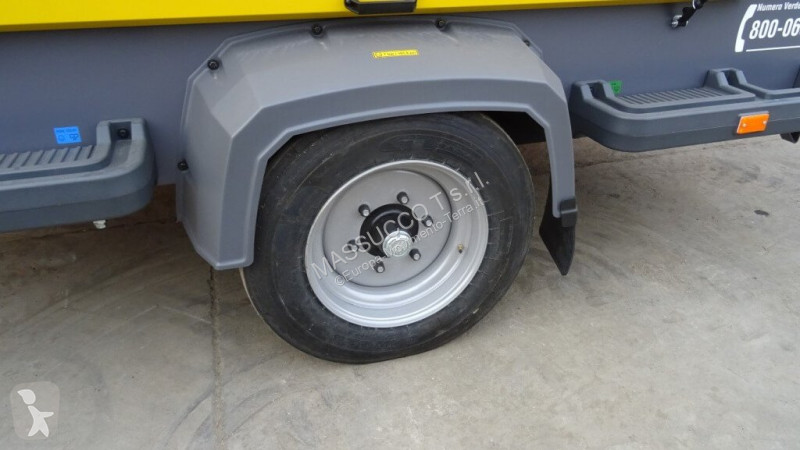 آلة لمواقع البناء Atlas Copco XAHS317