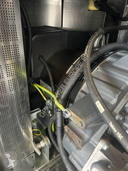 Stavebný stroj Iveco NEF45SM1A - 66 kVA Genset...