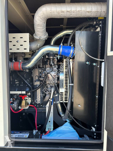 Materiaal voor de bouw Iveco NEF45TM3 - 132 kVA...