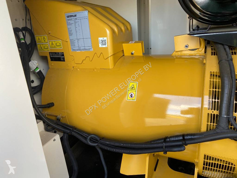 آلة لمواقع البناء Caterpillar XQP550 -...