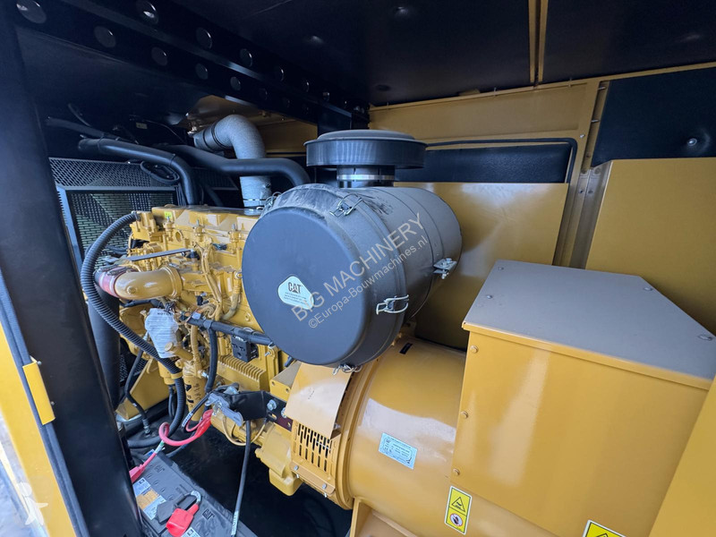 آلة لمواقع البناء Caterpillar Caterpillar...