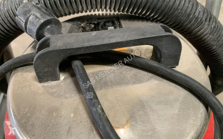 Stavebný stroj  aspirateur recycleur d'eau