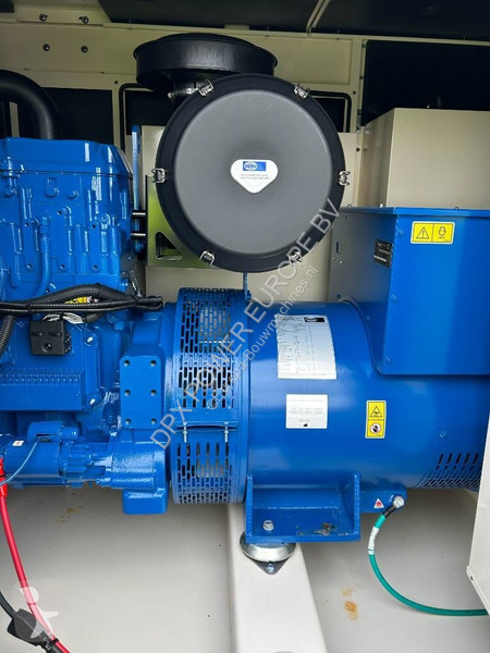 Stavebný stroj FG Wilson P450-3 - 450 kVA...