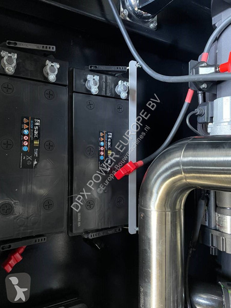 Stavebný stroj Cummins KTAA19-G6A - 700 kVA...