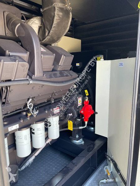 Stavebný stroj Cummins KTA38-G2 - 1100 kVA...