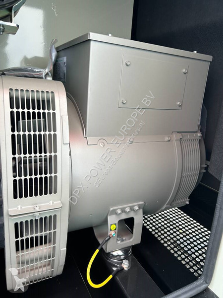 Materiaal voor de bouw Iveco NEF45TM3 - 132 kVA...
