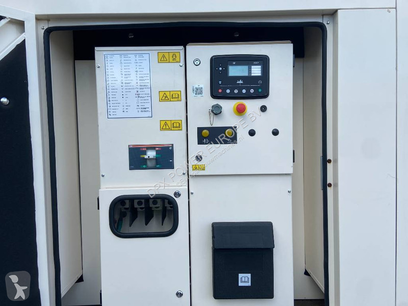 آلة لمواقع البناء Caterpillar XQP550 -...