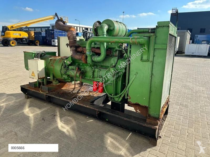 آلة لمواقع البناء Renault Leroy Somer 250 kVA...