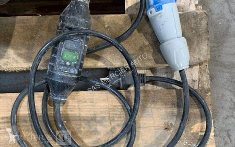 Matériel de chantier  pompe d'epreuve essence -