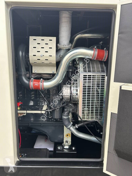 Materiaal voor de bouw Iveco NEF67TM7 - 220 kVA...