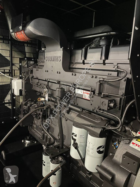 Stavebný stroj Cummins KTAA19-G6A - 700 kVA...