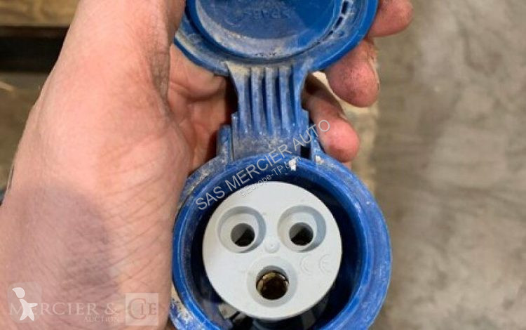 Matériel de chantier  pompe d'epreuve essence -
