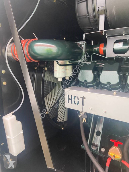 Stavební vybavení Doosan DP180LB - 710 kVA...