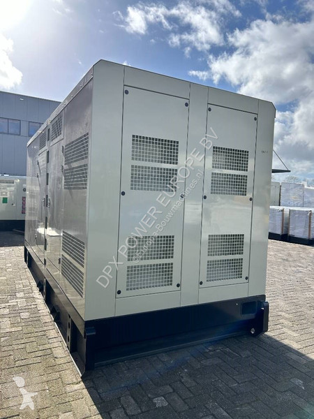 Material de obra Cummins KTAA19-G6A - 700 kVA...