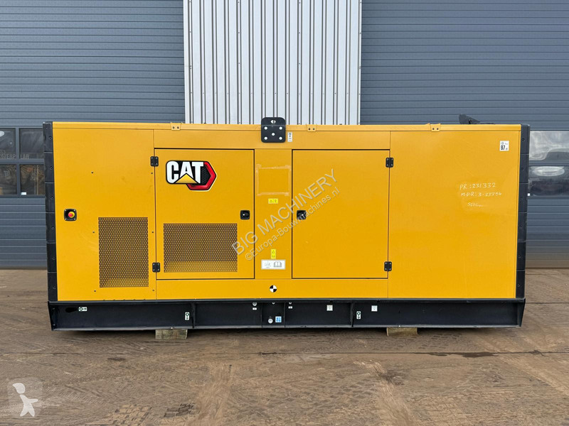 آلة لمواقع البناء Caterpillar Caterpillar...