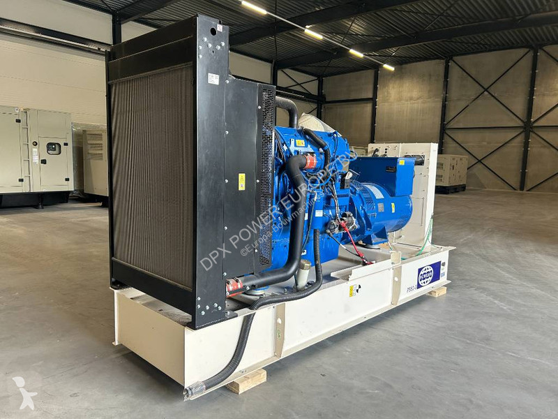 Material de obra FG Wilson P550-3 - 550 kVA...