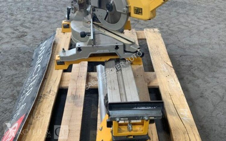 Material de obra DeWalt scie a onglet radiale