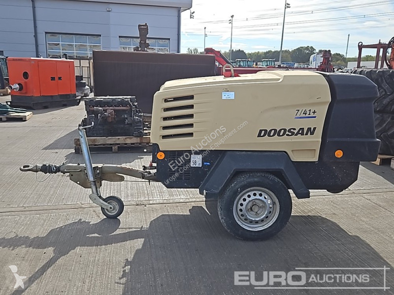 Stavební vybavení Doosan 741