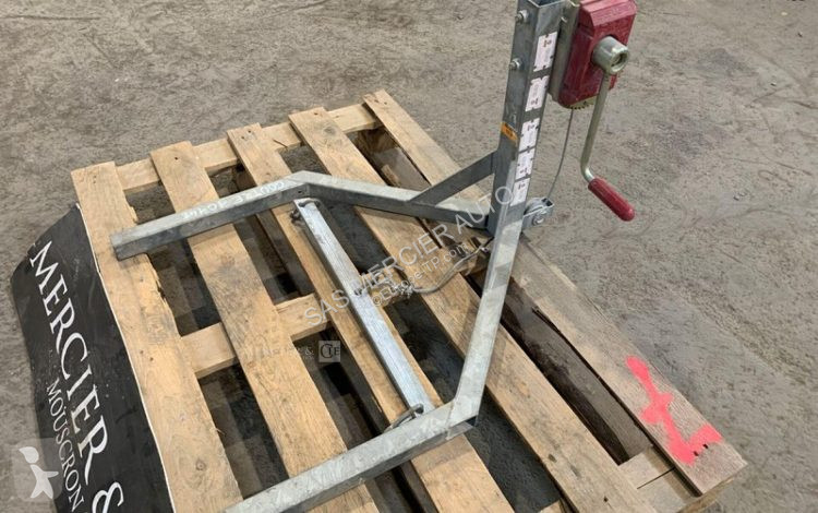 Materiaal voor de bouw  chevalet de treuil...