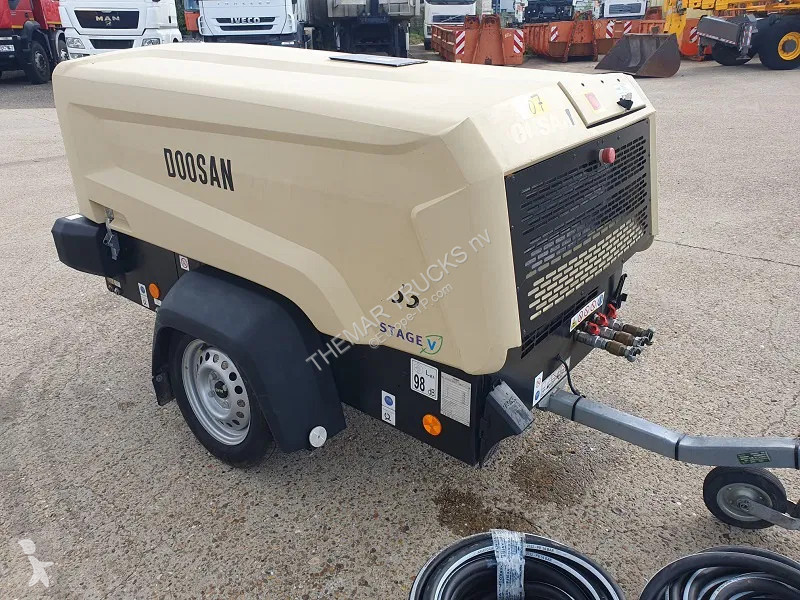 Stavební vybavení Doosan Compressor - 509 uren...