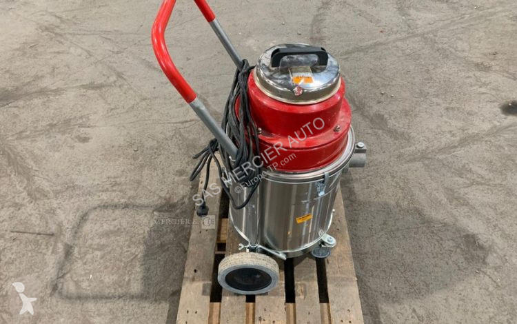 Stavebný stroj  aspirateur recycleur d'eau