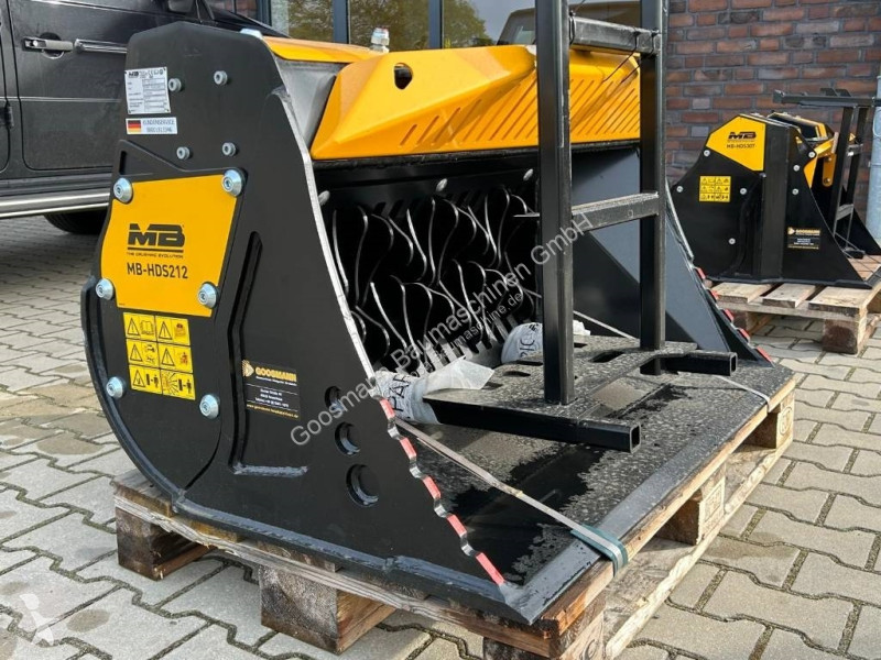 تجهيزات الأشغال العمومية MB Crusher HDS 212