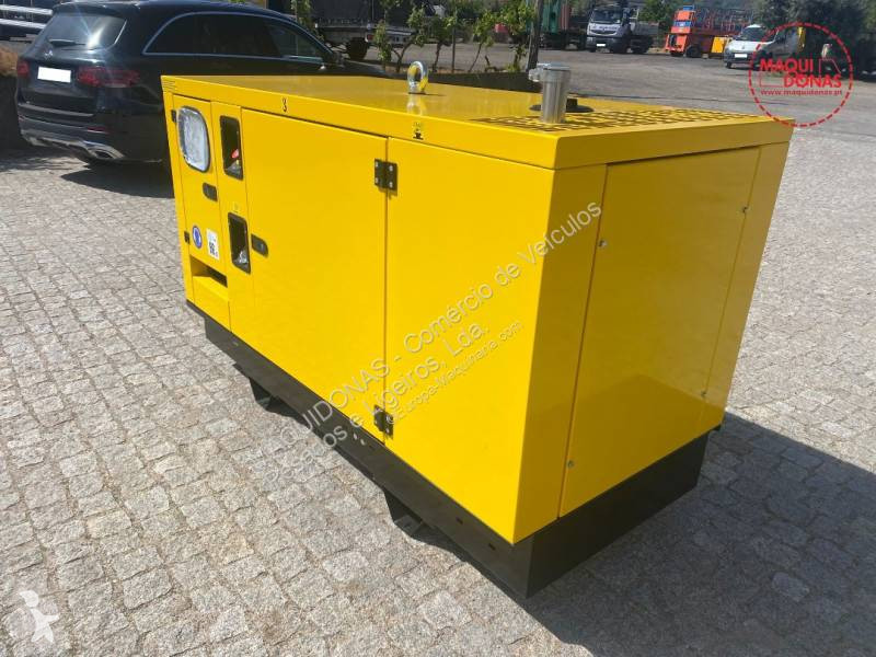 Stavebný stroj Cummins 20 kVA