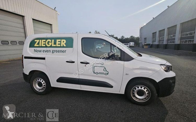 Véhicule utilitaire Peugeot