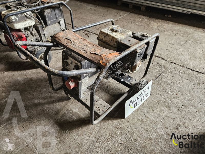 Stavebný stroj  WP220DCH