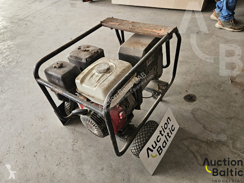 Stavebný stroj  WP220DCH