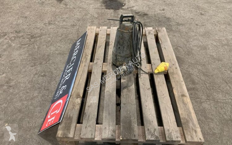 Matériel de chantier  pompe immergee