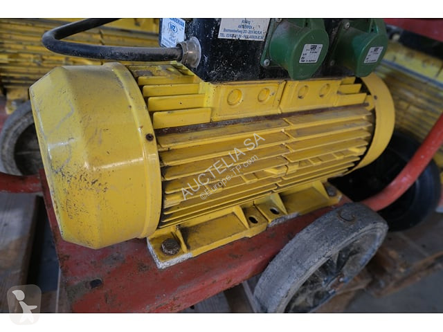 آلة لمواقع البناء Dynapac CF67T