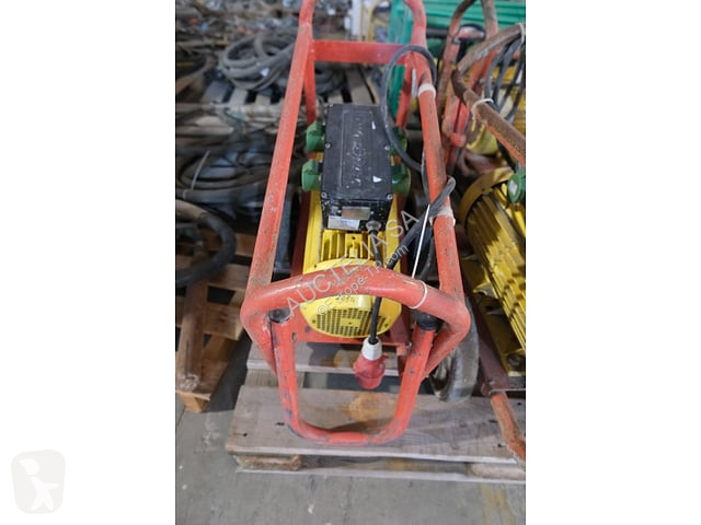 آلة لمواقع البناء Dynapac CF67T