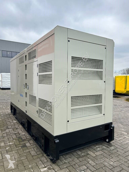 Material de obra Cummins QSZ13-G10 - 600 kVA...