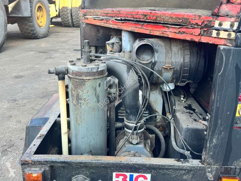 Stavebný stroj Atlas Copco 02364