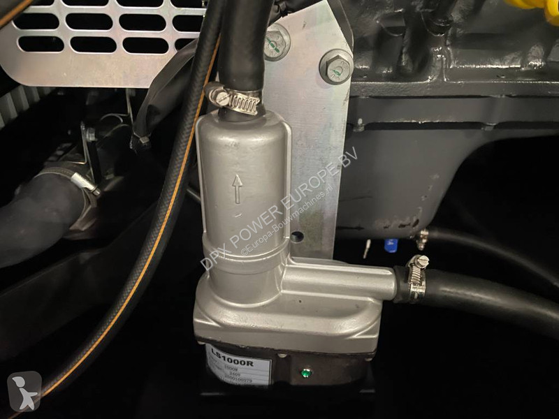 آلة لمواقع البناء Iveco NEF45TM3 - 132 kVA...