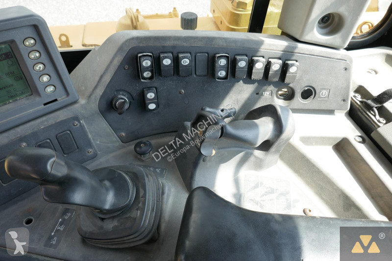 Entreprenørmaskiner Caterpillar D8T Pipe carrier