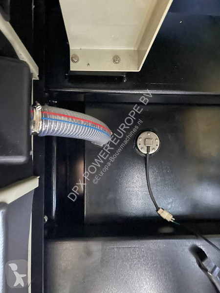 Stavebný stroj Cummins KTAA19-G6A - 700 kVA...