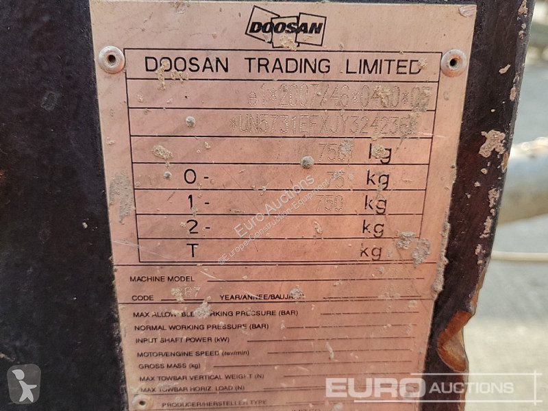 Matériel de chantier Doosan 7/31 E