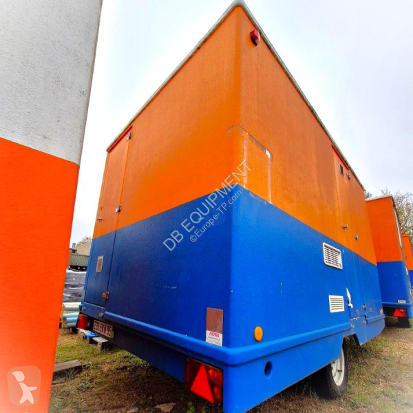 آلة لمواقع البناء   BASE VIE CABANE DE CHANTIER