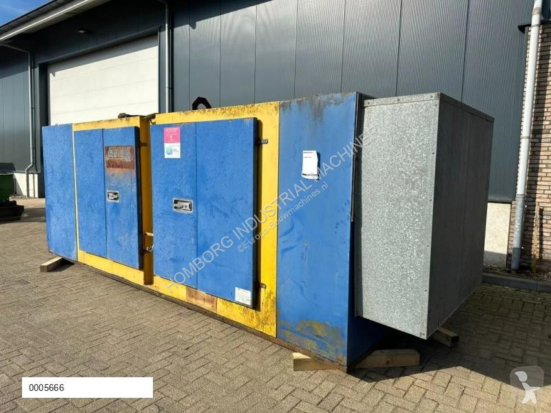 آلة لمواقع البناء Renault Leroy Somer 250 kVA...