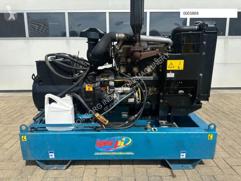 آلة لمواقع البناء Perkins 1004-4 Marelli 42 kVA...