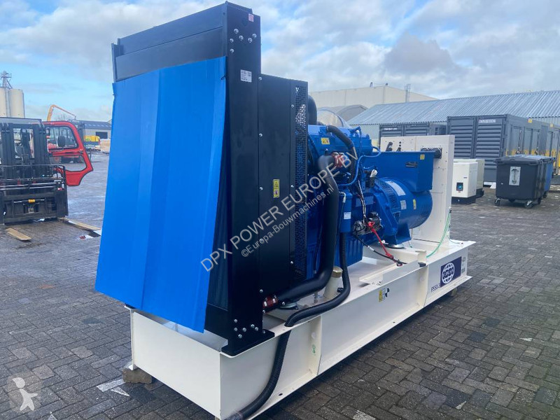 Material de obra FG Wilson P550-3 - 550 kVA...