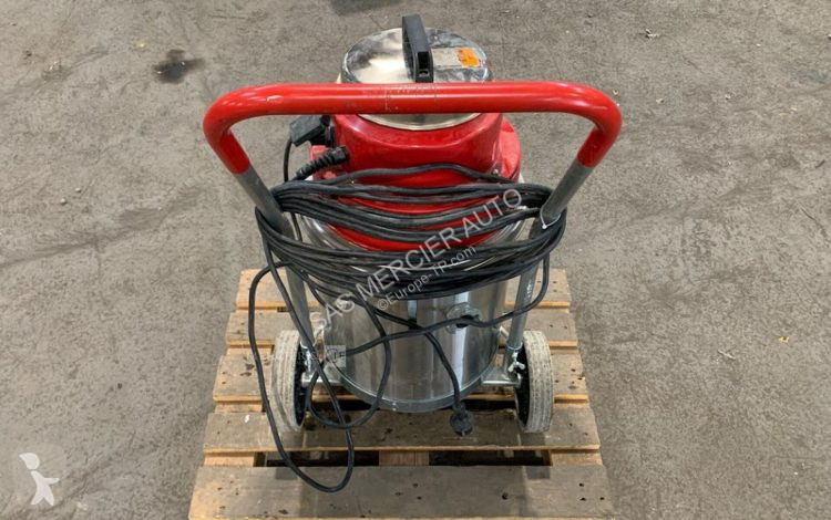Stavebný stroj  aspirateur recycleur d'eau