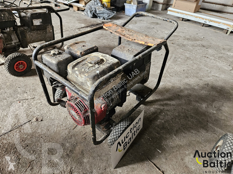 Stavebný stroj  WP220DCH
