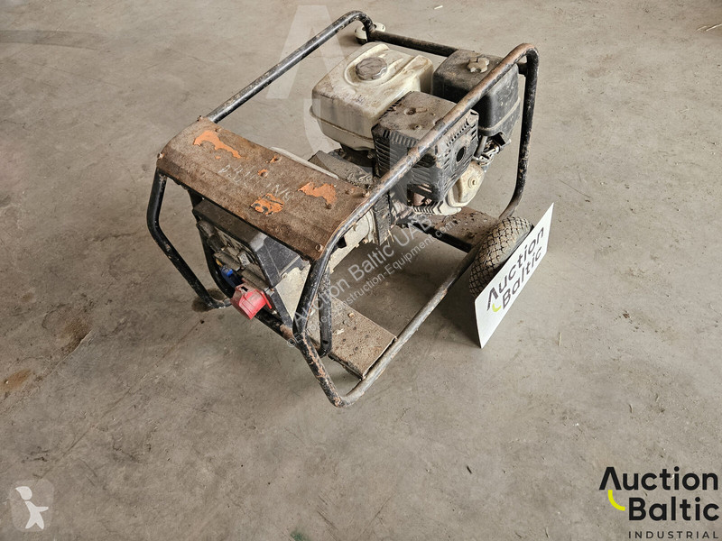 Stavebný stroj  WP220DCH